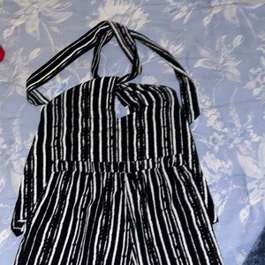 Carole Christian. Two Piece Shirt/Shorts Set. Size M.